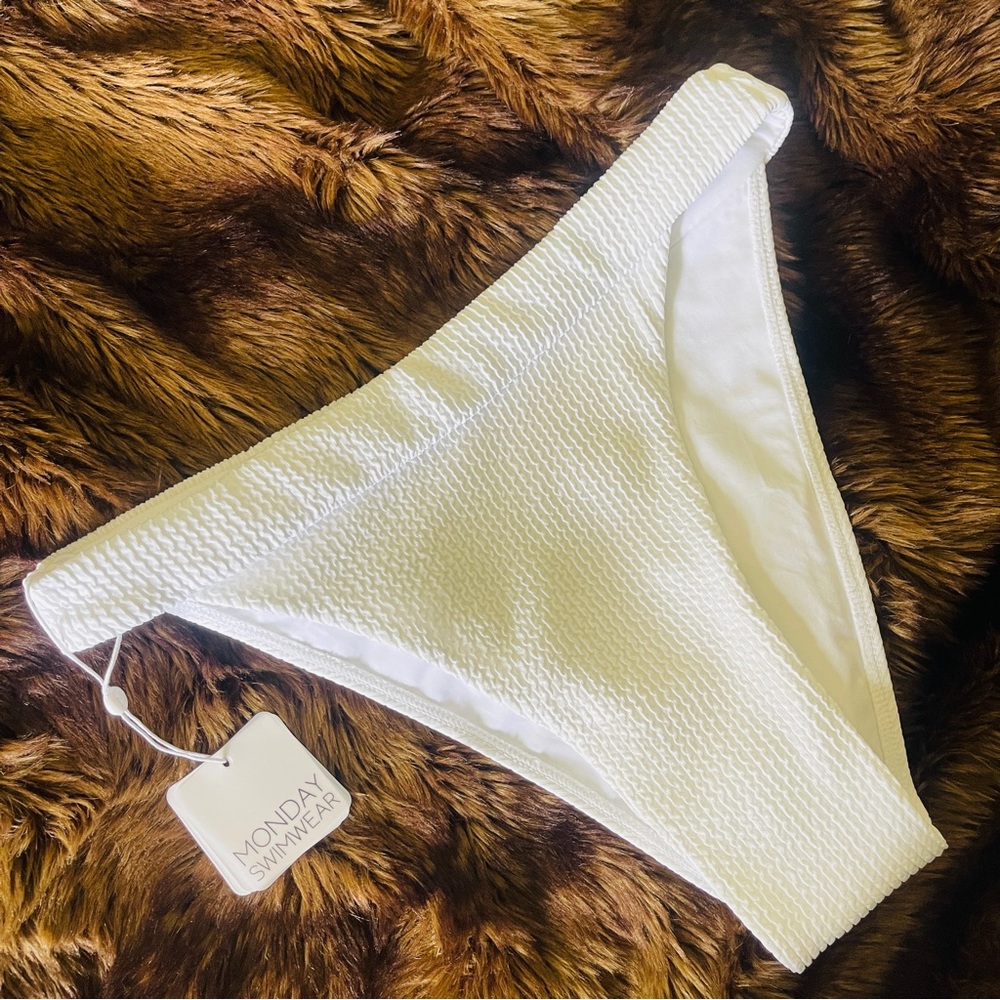 BNWT Monday Swimwear Argentina Bottom in White Sand Crinkle